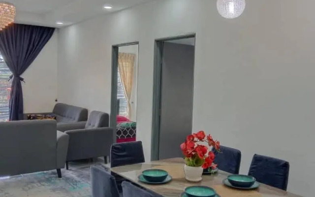 Ramadhina Eagle Eye View Home2stay Emerald Avenue