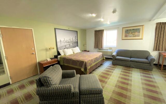 Super 8 Pittsburgh Monroeville