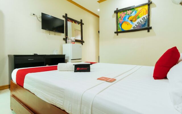 Reddoorz Premium Near Pristine Beach