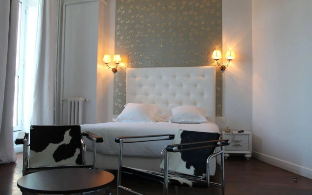 Royal Hotel