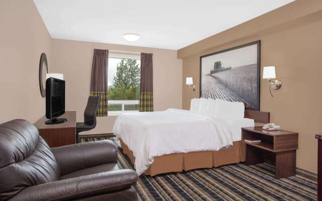 Super 8 by Wyndham Brandon MB