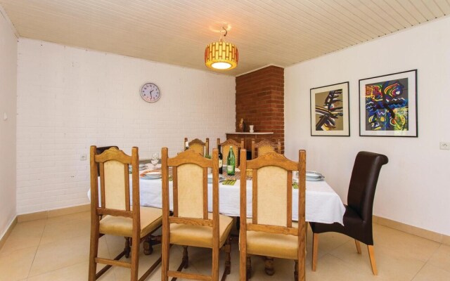 Amazing Home in Malinska With Wifi and 4 Bedrooms