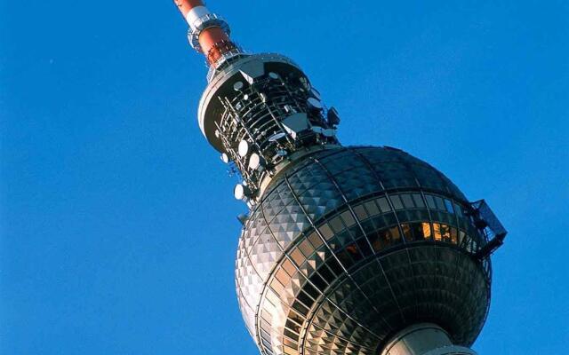 greet Berlin Alexanderplatz