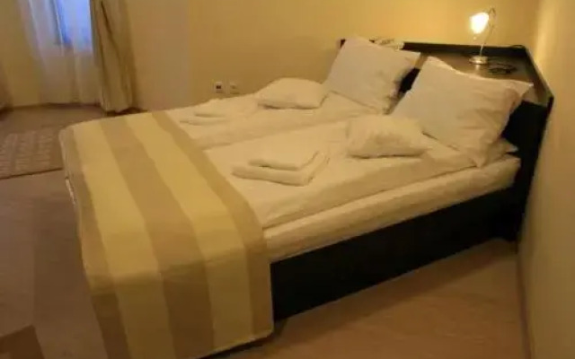 Astoria Hotel & Restaurant