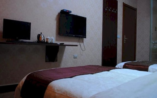 Bed on Journey Business Hotel