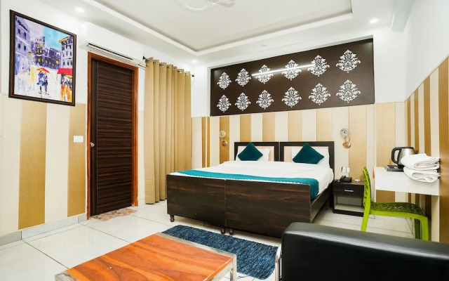 Fabhotel Tanvi Premium