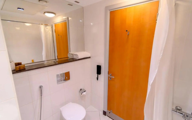 Premier Inn Abu Dhabi Airport (Business Park)