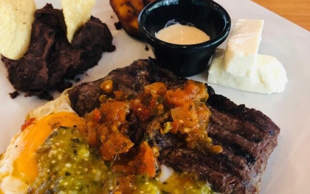 Casa Blanca Glamping and Tours