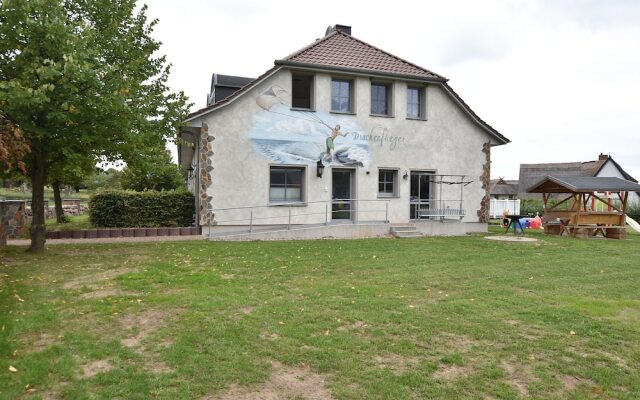 Cozy Apartment in Pepelow near the Sea