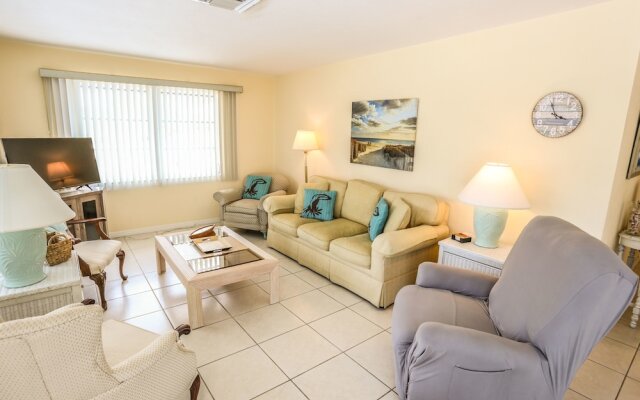 3561 Estero Blvd Manor