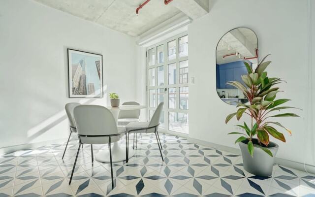 w Cozy 2BR in Plaza Herrera