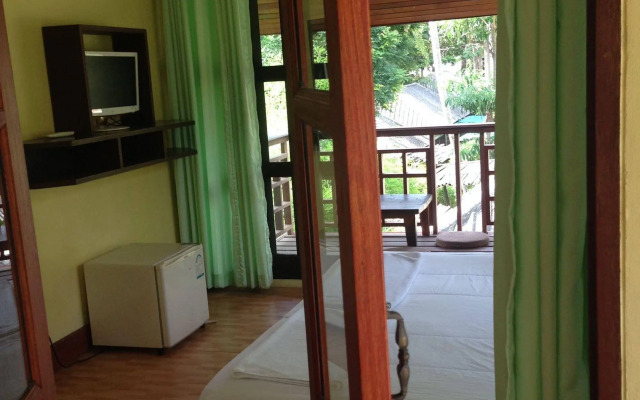 Hut Sun Bungalow