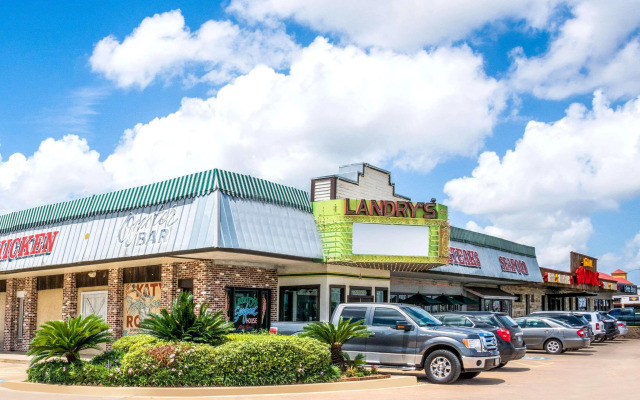 Express Inn & Suites