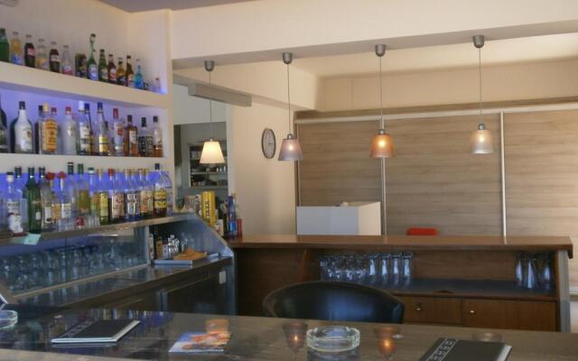 Iraklis Studios & Apartments