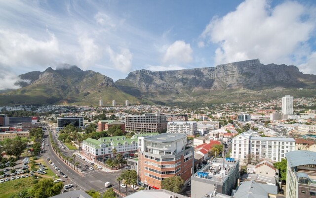 Four Seasons Apartments