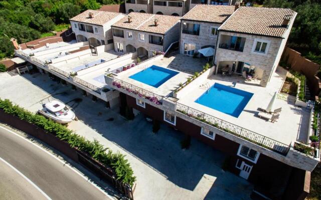 Sunny Villas