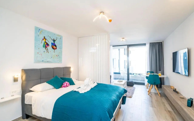 Downtown MaritA207