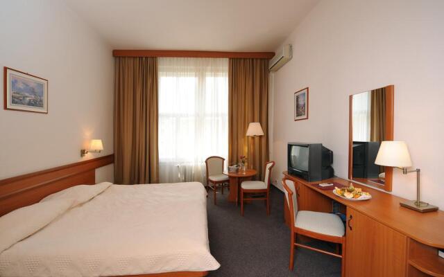 Hunguest Hotel Platánus