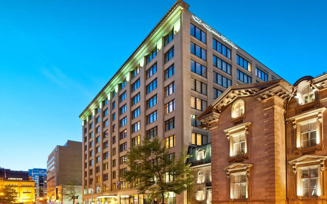 Le Square Phillips Hotel And Suites