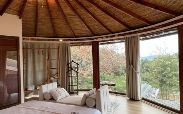 Villa With Pool Backyard and Jacuzzi in Sapanca