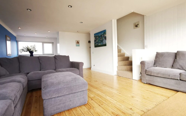 87 Marineside Beach Side Property With Stunning sea Views