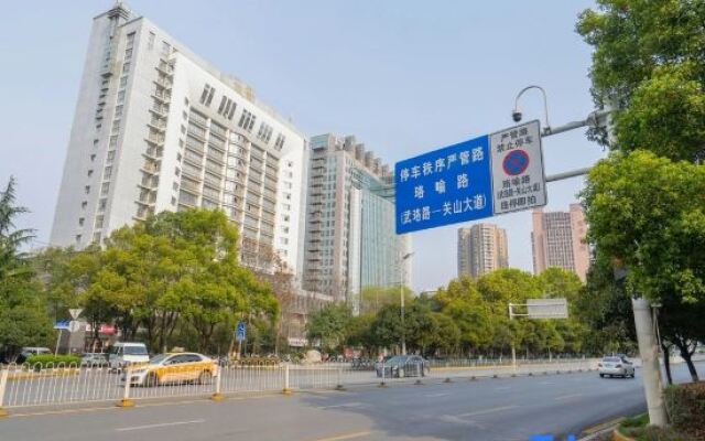 Wuhan Shengxinyuan Hotel