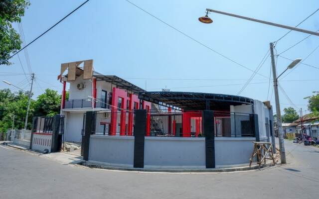 RedDoorz Syariah near Alun Alun Tegal