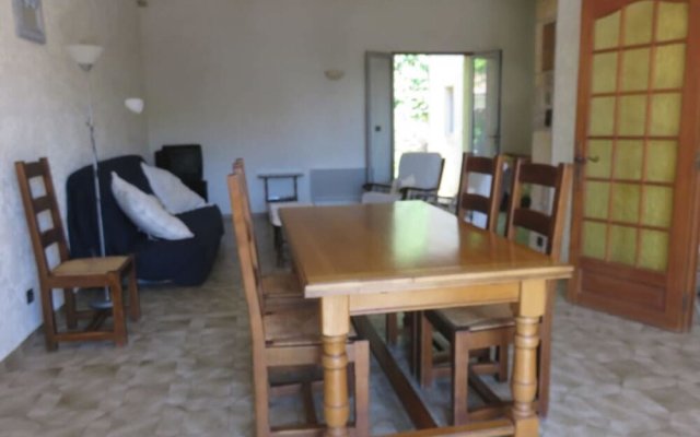 House With 5 Bedrooms in Mérindol, With Wonderful Mountain View, Furni