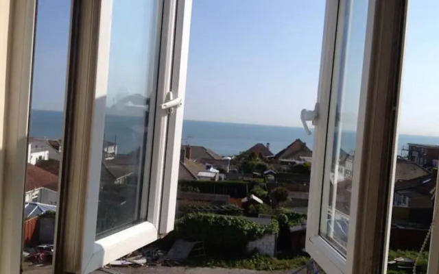 The Cliff Inn (formerly The White Schooner)