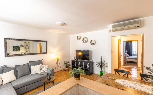 Gozsdu Court Premier Apartment