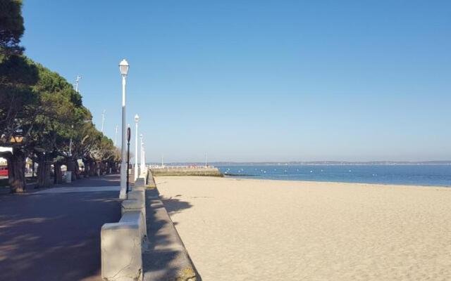 2 pièces, idéalement situé plage et centre ville