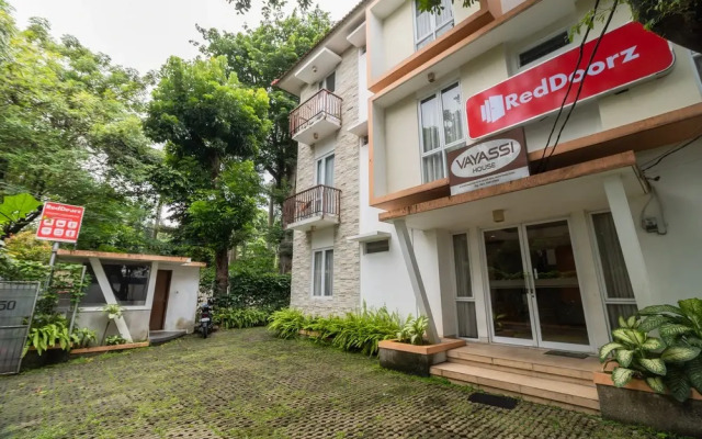 RedDoorz Syariah near Prasetya Mulya Cilandak Campus