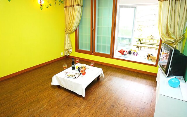 Taean West Pine Pension