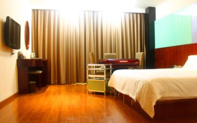 Greentree Inn Longhua Bus Station Shell Hotel
