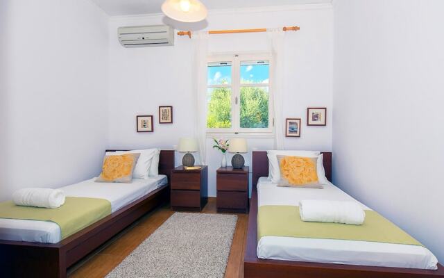 The Bay House in Vathy