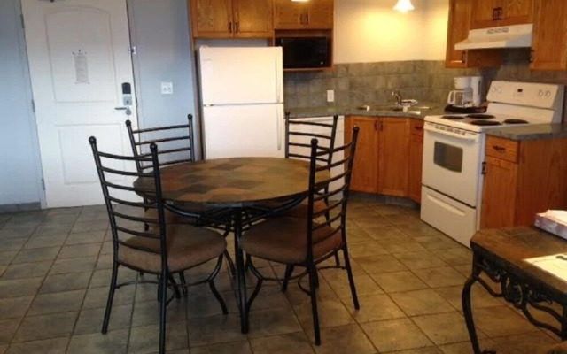 Misty Mountain Inn and Suites