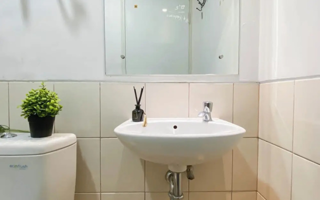 Basic Studio Room At Azalea Suites Apartment