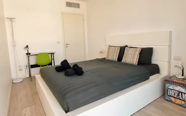 Design Apt Parking Included 2BDR TL30