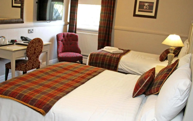 Honest Lawyer Hotel