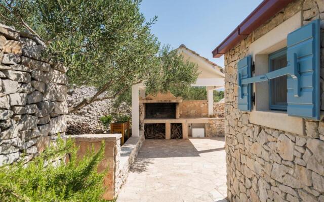 House with a swimming pool - Olive Grove Sumartin