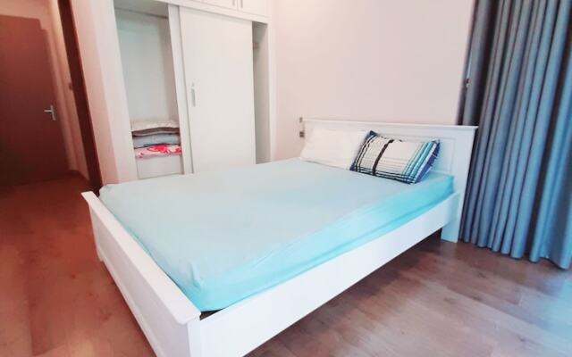 Spacious Modern 4-bed 140sqm Vinhomes Apartment