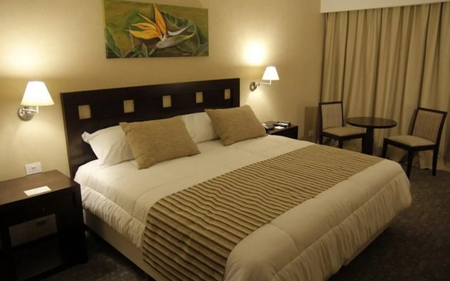 Howard Johnson by Wyndham Funes