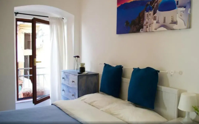 The Admiral House Courtyard