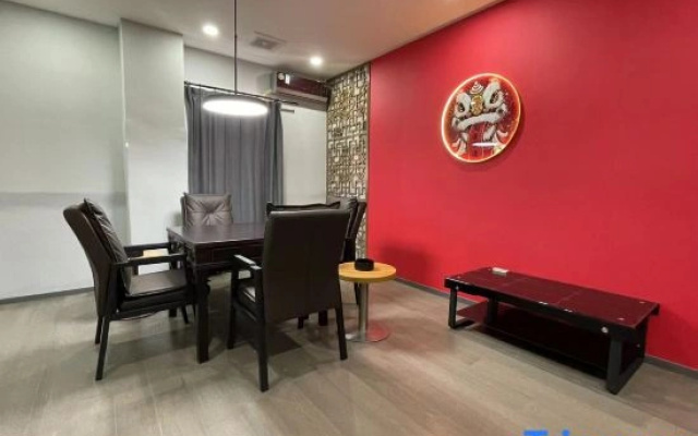 Huoqiu E-sports Apartment