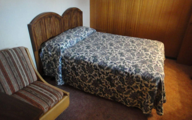 Airport Inn Motel & RV Park