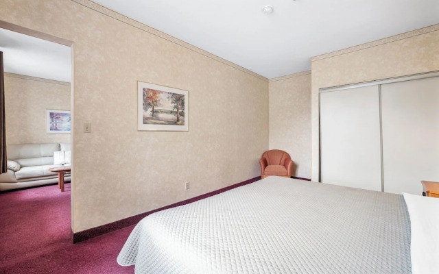 Royal Inn and Suites at Guelph