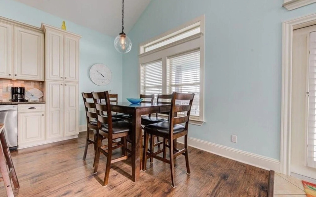 Keepin' It Reel 3 Bedroom Home by RedAwning