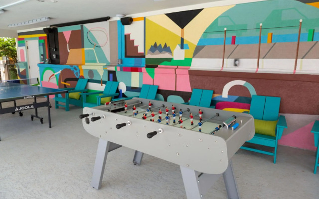 Hotel McCoy - Art, Libations, Pool Society