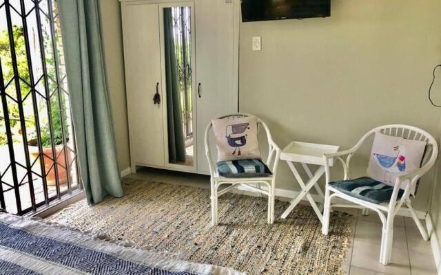 The West Wing Guest Suite. Pringle Bay. (Adults Only)