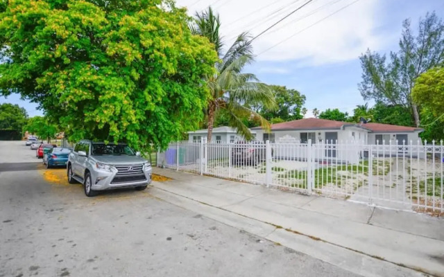 Beautiful 3 Bedroom House In Miami
